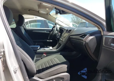 2019 Ford Fusion Se z USA, uszkodzony, nr VIN 3FA6P0LU0KR174339